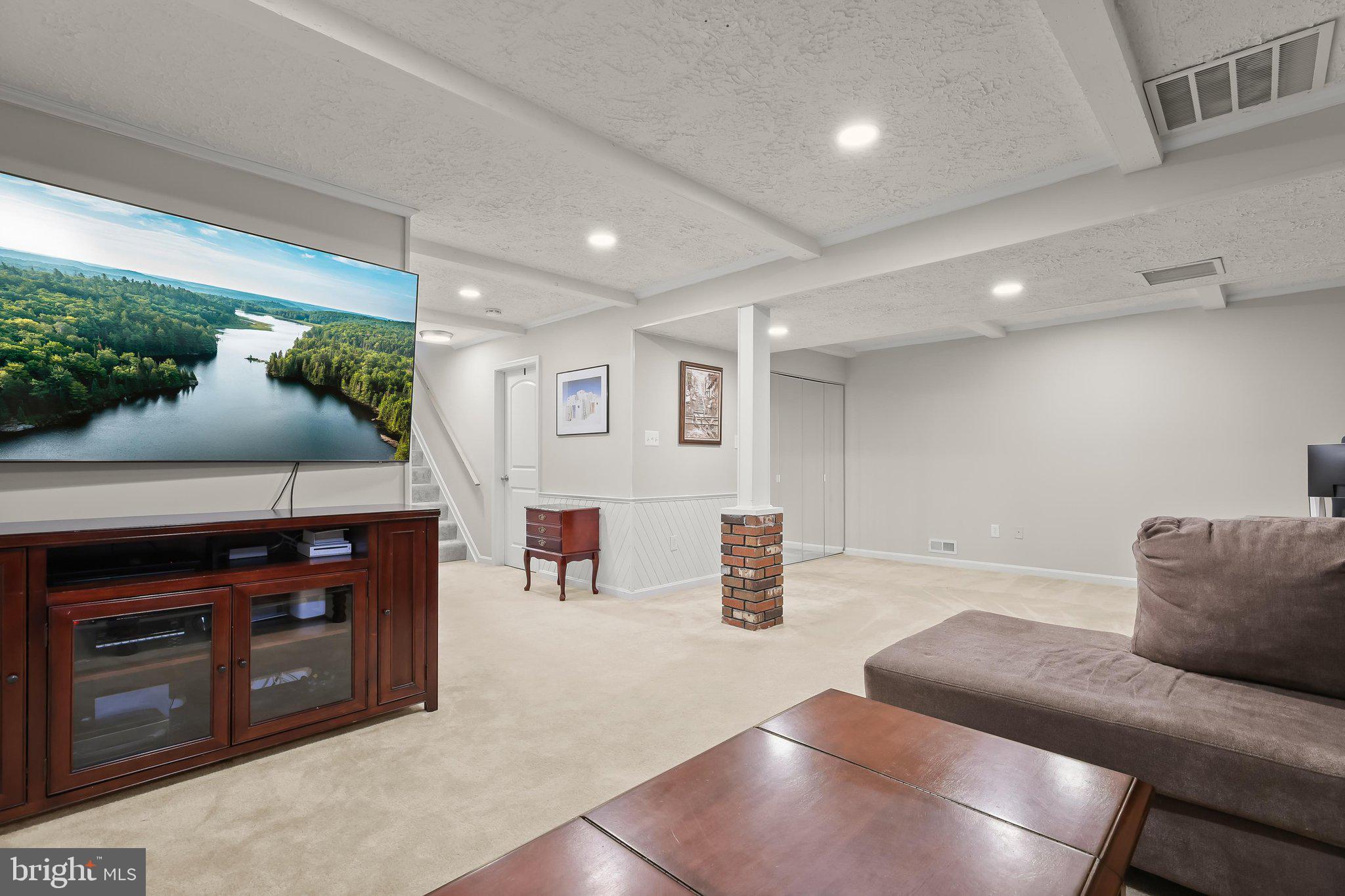 818 Uniontown Road Westminster, MD 21158 - Photo 25 of 38 Family Room
