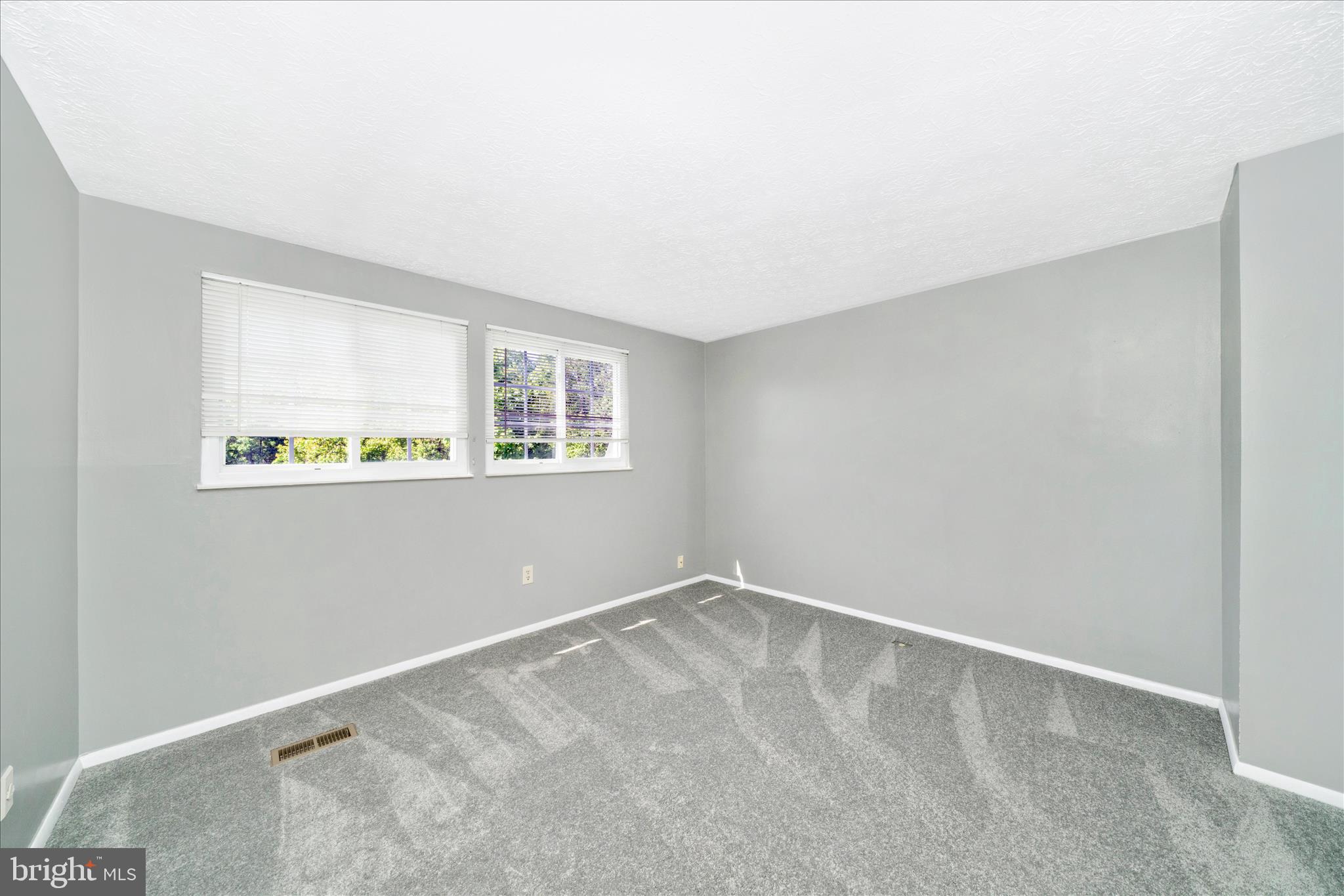 3749 Castle Terrace, Unit 12114 Silver Spring, MD 20904 - Photo 20 of 51 Primary Bedroom