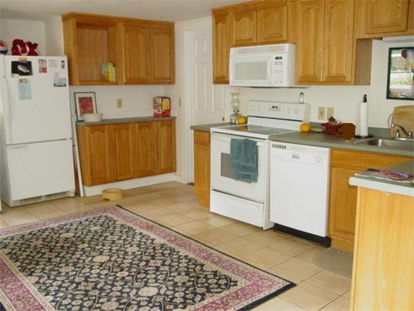 63 Davis Road West Brookfield, MA 01585 - Photo 3 of 25 Gallery Image 3
