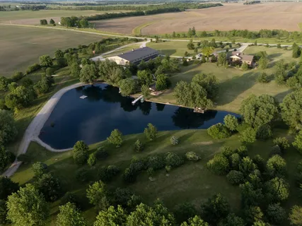 $3,950,000 | 3076 North 400 East Road, McLean, IL 61754