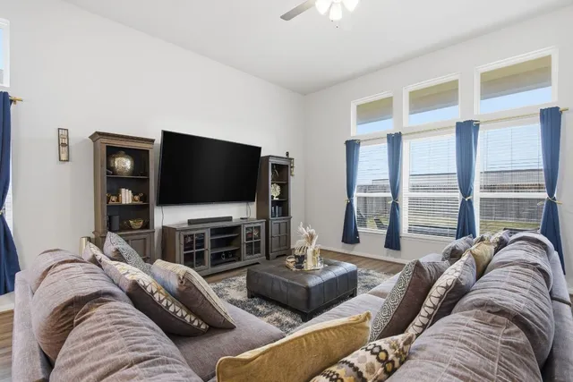 $2,700 | 5928 Agostino Drive, Round Rock, TX 78665