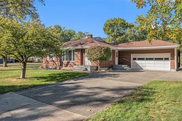 $285,000 | 703 Summer Street, Spring Lake, MI 49456