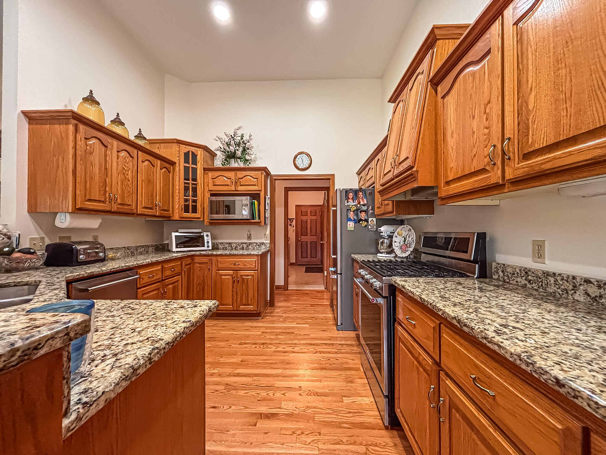 N22W26746 Shooting Star Road Pewaukee, WI 53072 - Photo 18 of 38 Kitchen