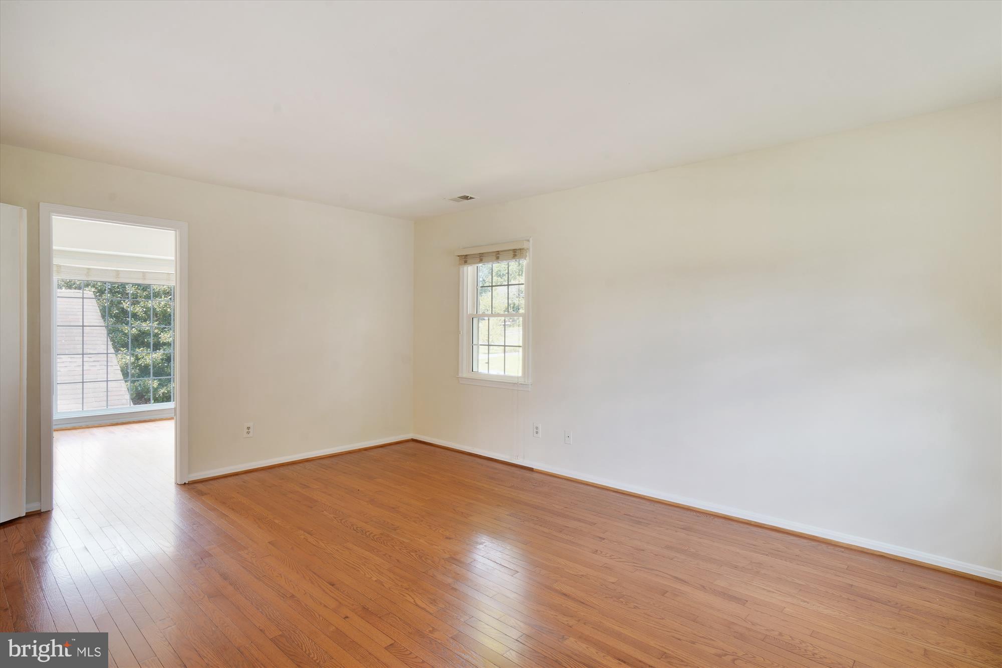 9912 Dellcastle Road Gaithersburg, MD 20886 - Photo 39 of 85 Primary Bedroom looking into sitting area