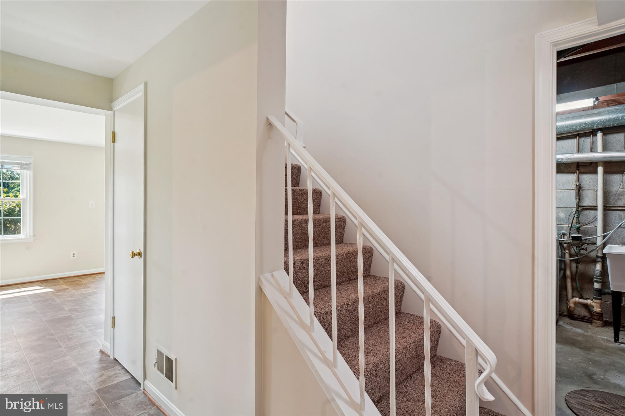 9912 Dellcastle Road Gaithersburg, MD 20886 - Photo 48 of 85 Stairs to the walk out lower level