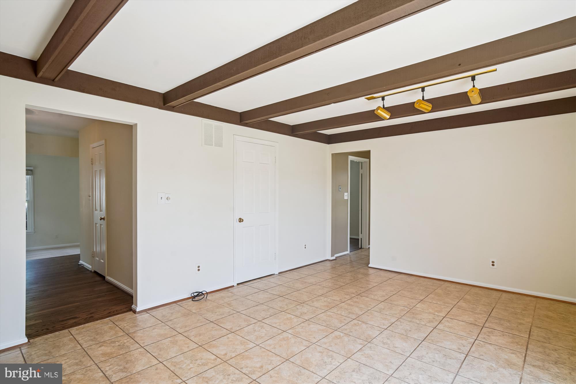 9912 Dellcastle Road Gaithersburg, MD 20886 - Photo 69 of 85 Family Room