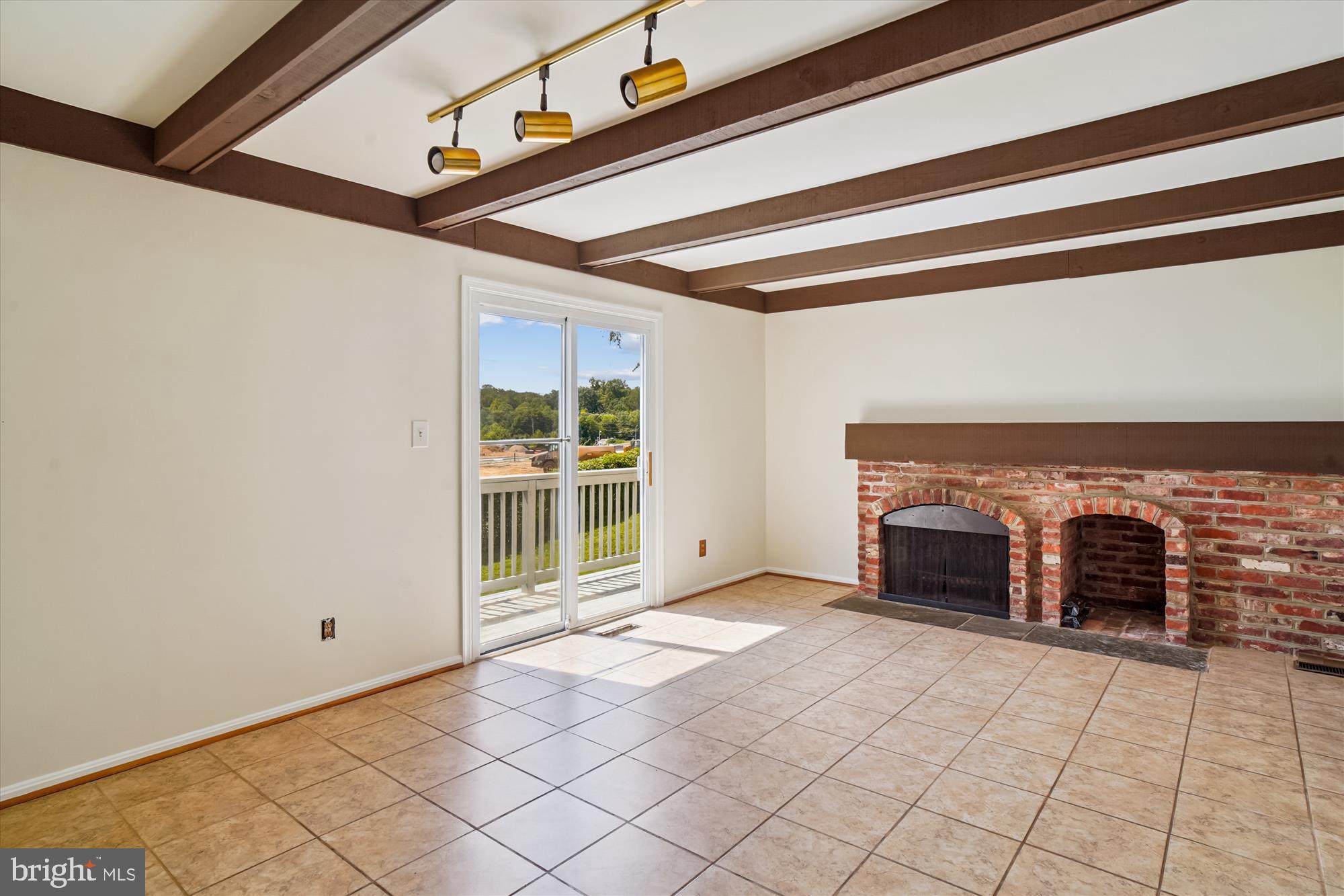 9912 Dellcastle Road Gaithersburg, MD 20886 - Photo 7 of 85 Family Room