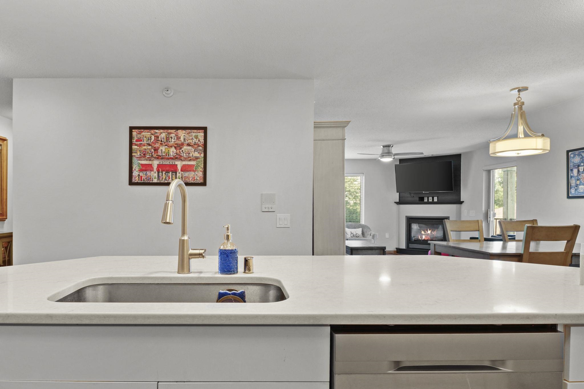 7203 Mid Town Road, Unit 209 Madison, WI 53719 - Photo 13 of 34