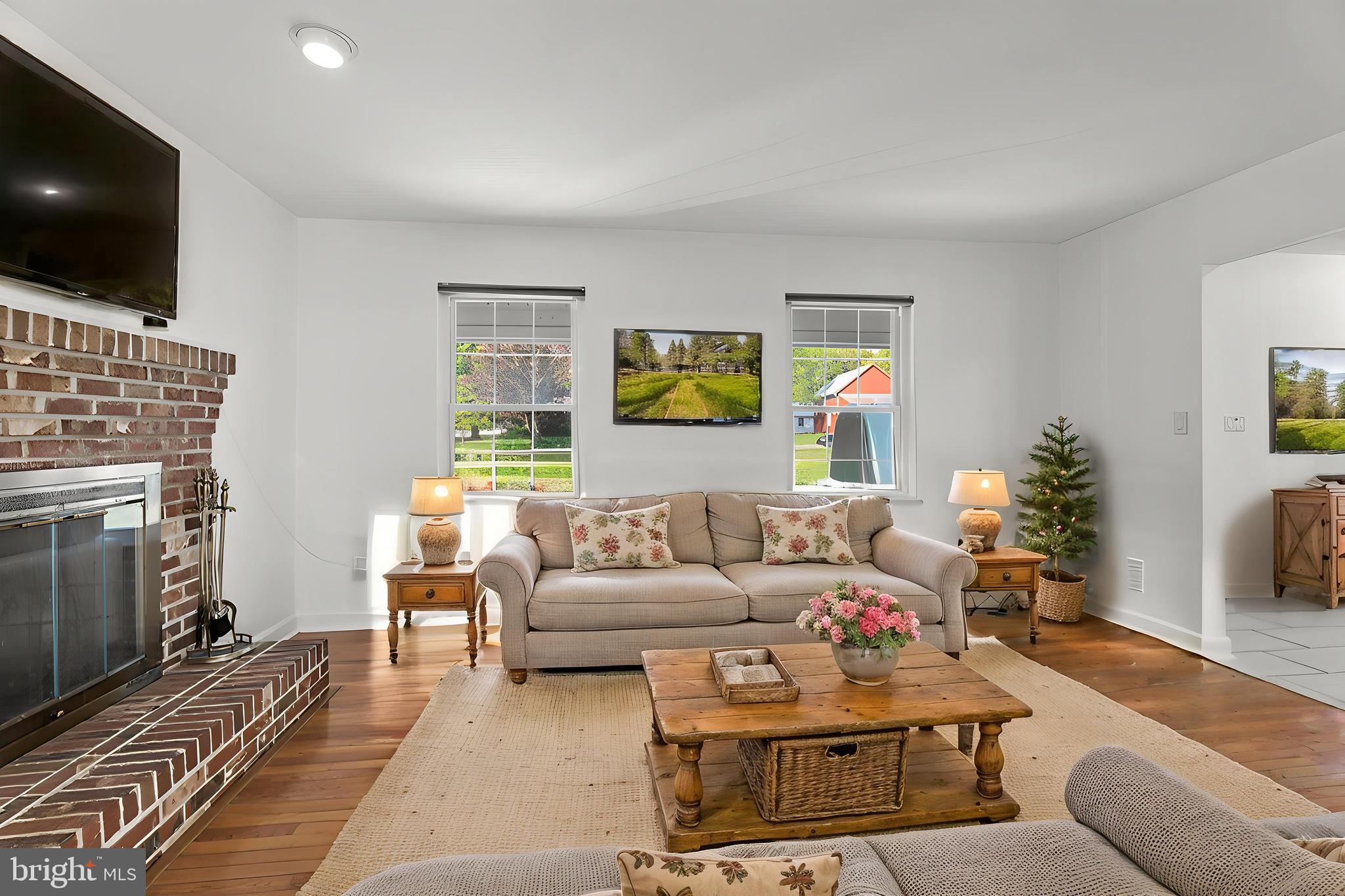 13054 Tarragon Road Reisterstown, MD 21136 - Photo 6 of 68 virtually staged living room