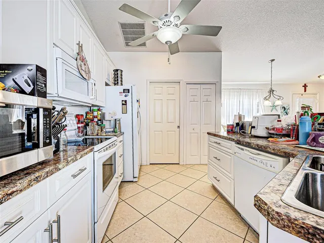 $299,900 | 11010 Greenway Avenue, Englewood, FL 34224