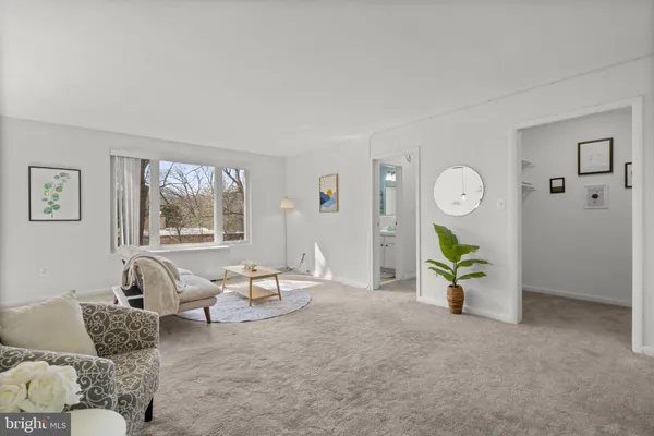 $285,000 | 2400 41st Street Northwest, Unit 312, Washington, DC 20007