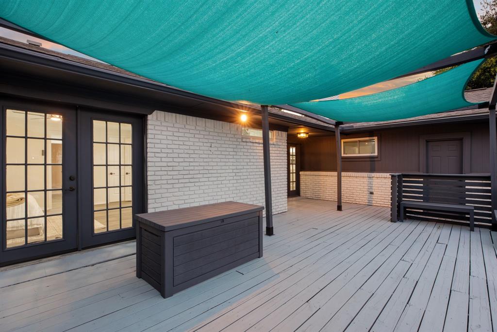 10922 Ferndale Road Dallas, TX 75238 - Photo 28 of 32 Deck with french doors
