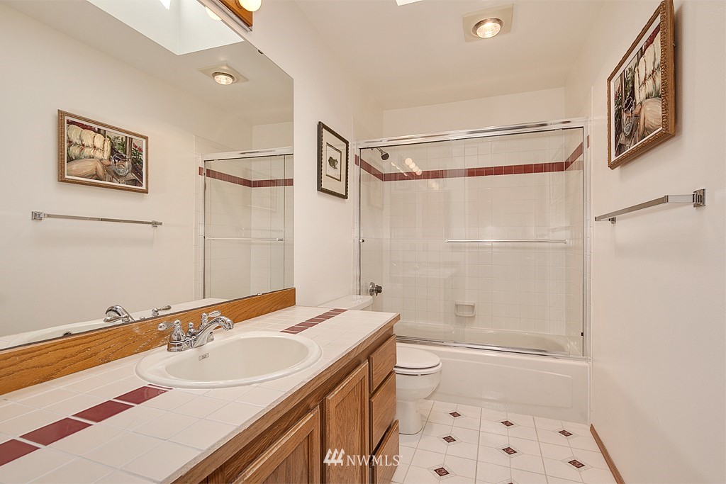 13335 Southeast 194th Court Renton, WA 98058 - Photo 14 of 18 Gallery Image 14