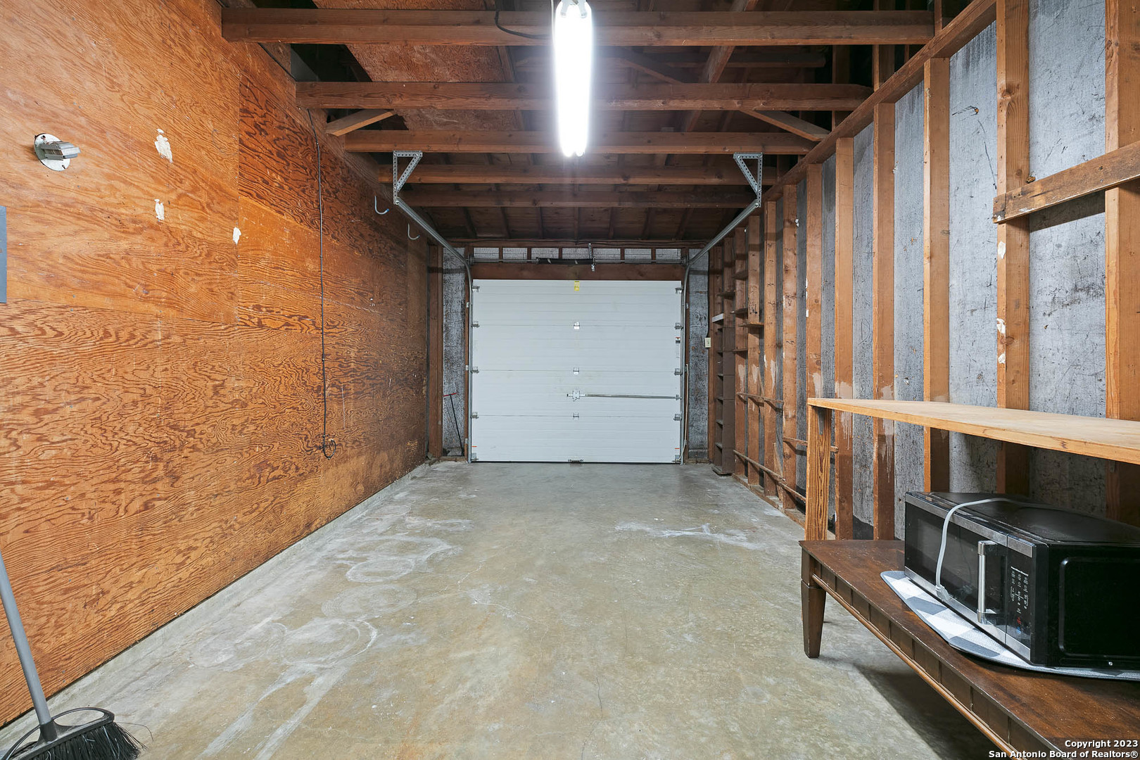 463 Cherry Ridge San Antonio, TX 78213 - Photo 18 of 19 a view of an empty room