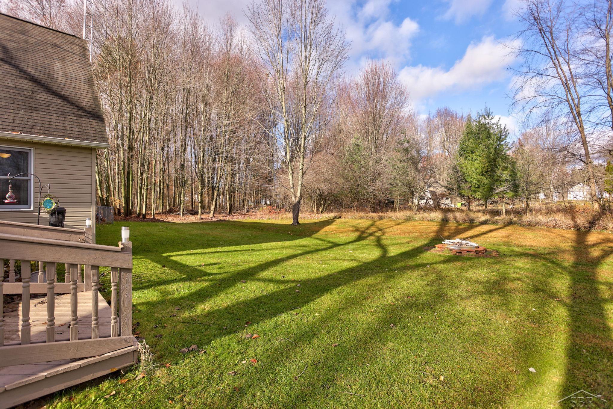 2122 Heather Way Gladwin, MI 48624 - Photo 41 of 43