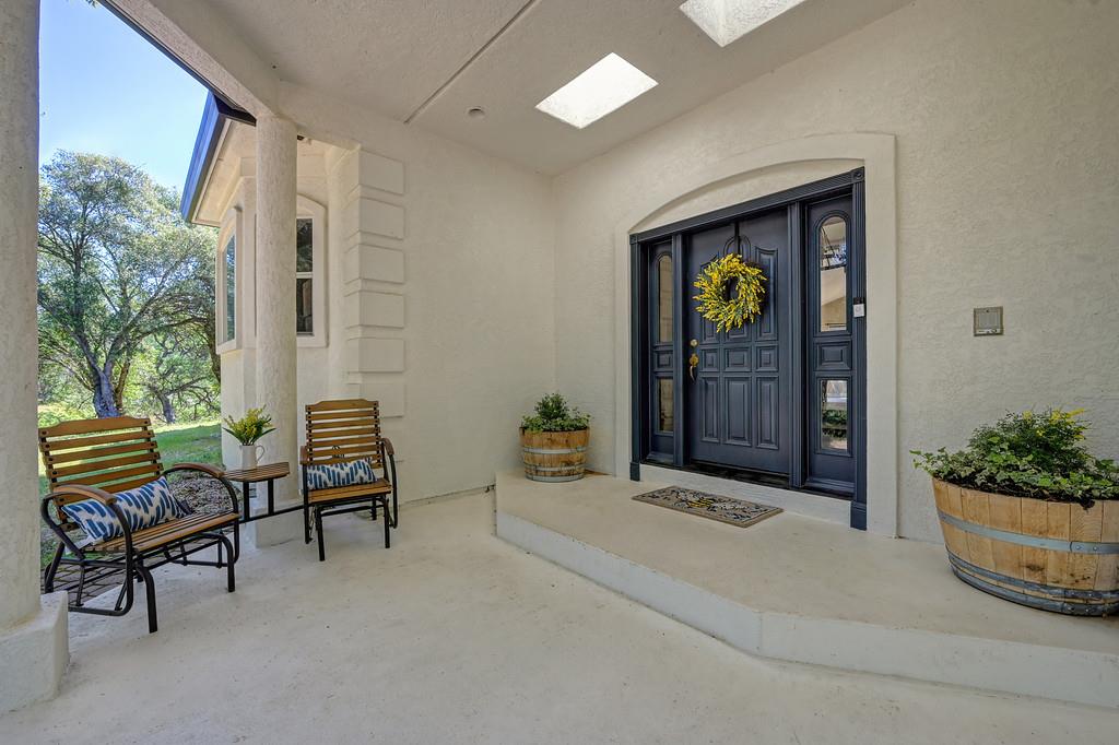 3716 Murphy Ranch Road Placerville, CA 95667 - Photo 3 of 87 Front Patio