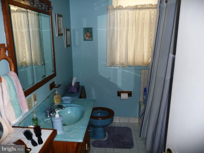 4506 Raspe Avenue Baltimore, MD 21206 - Photo 18 of 24 Bath