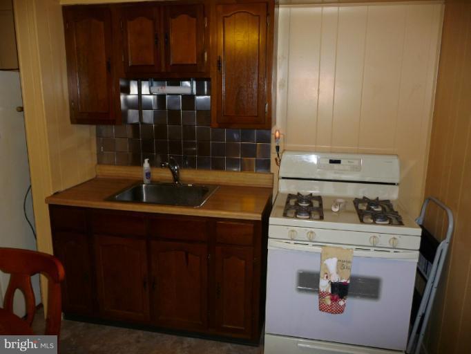 4506 Raspe Avenue Baltimore, MD 21206 - Photo 21 of 24 Kitchen