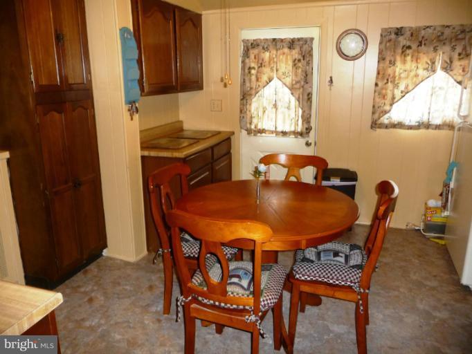 4506 Raspe Avenue Baltimore, MD 21206 - Photo 7 of 24 Kitchen