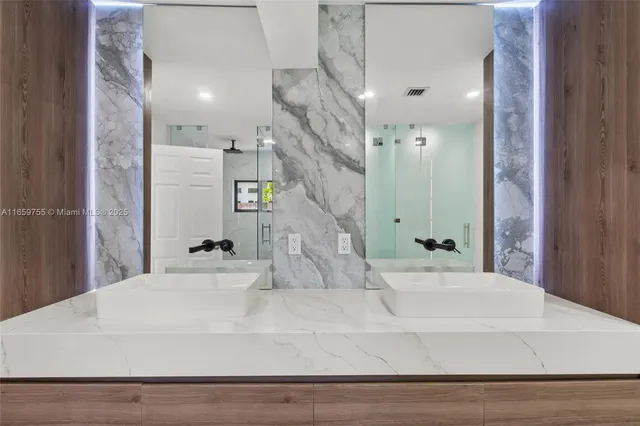 $6,900,000 | 116 West 1st Court, Miami Beach, FL 33139