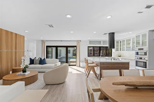 $6,900,000 | 116 West 1st Court, Miami Beach, FL 33139