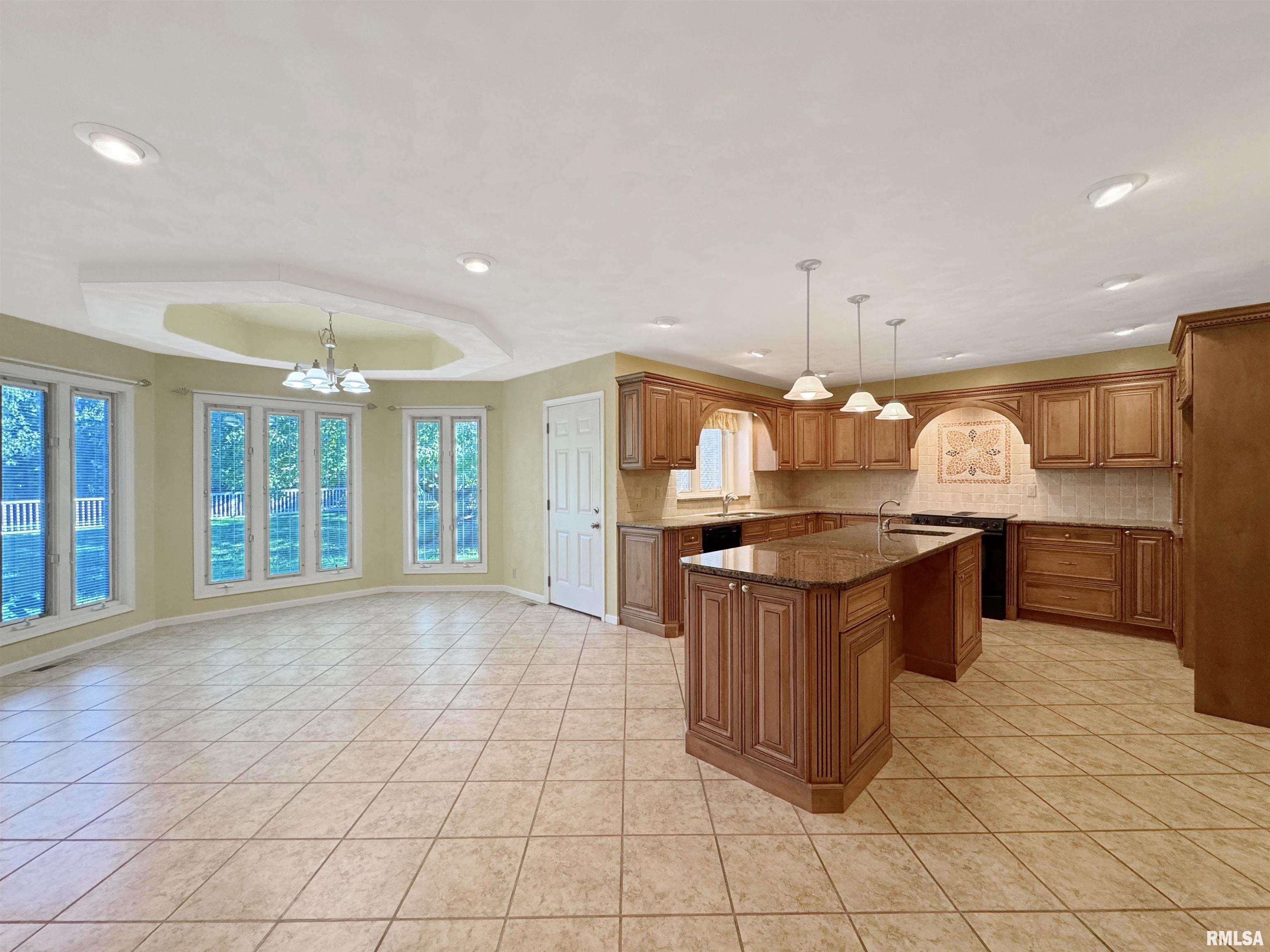 1968 Chestnut Lane Washington, IL 61571 - Photo 12 of 66