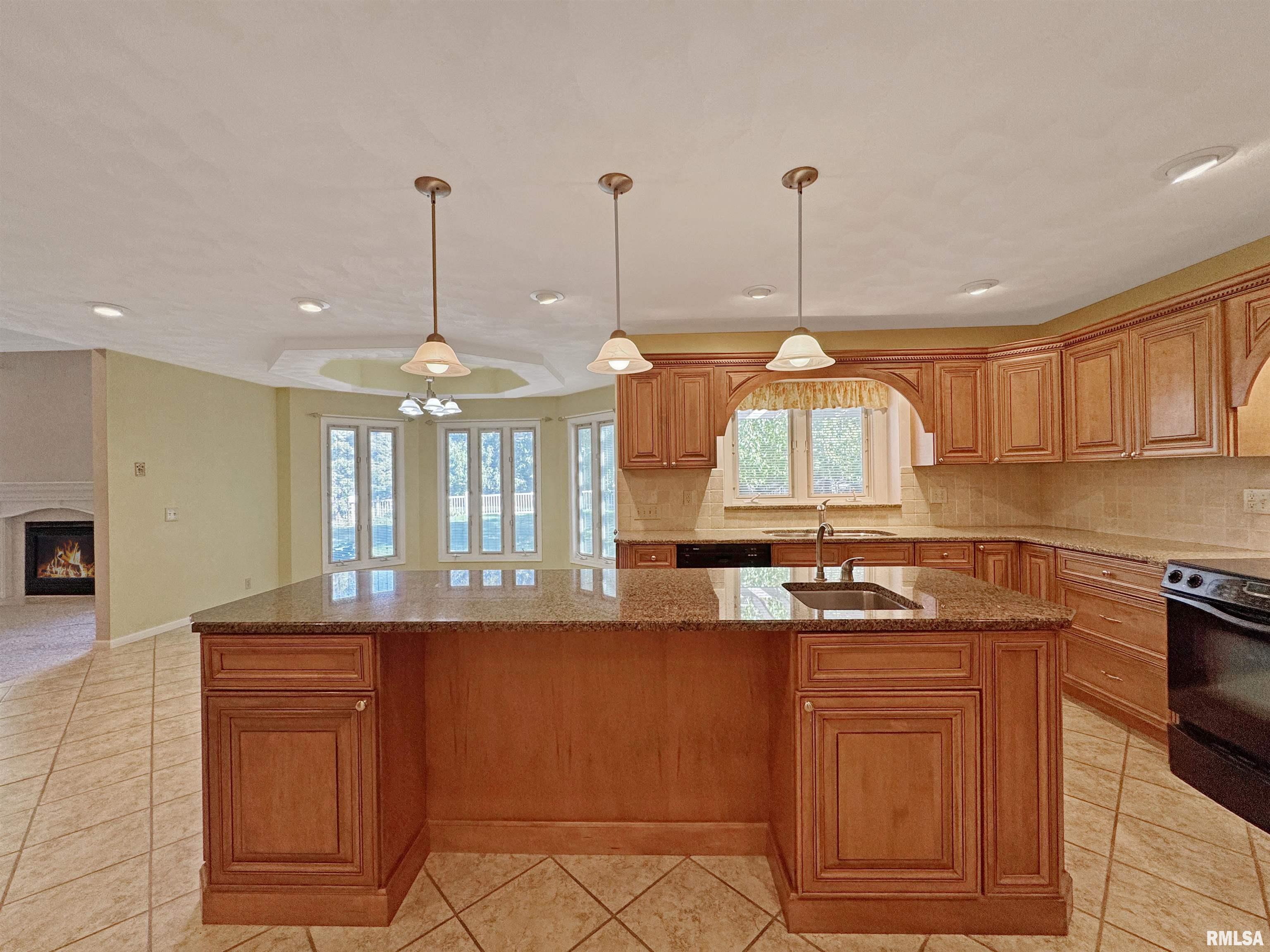 1968 Chestnut Lane Washington, IL 61571 - Photo 17 of 66