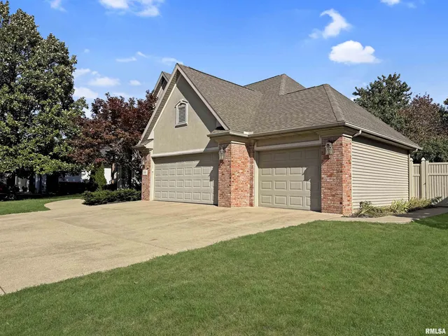 $416,000 | 1968 Chestnut Lane, Washington, IL 61571