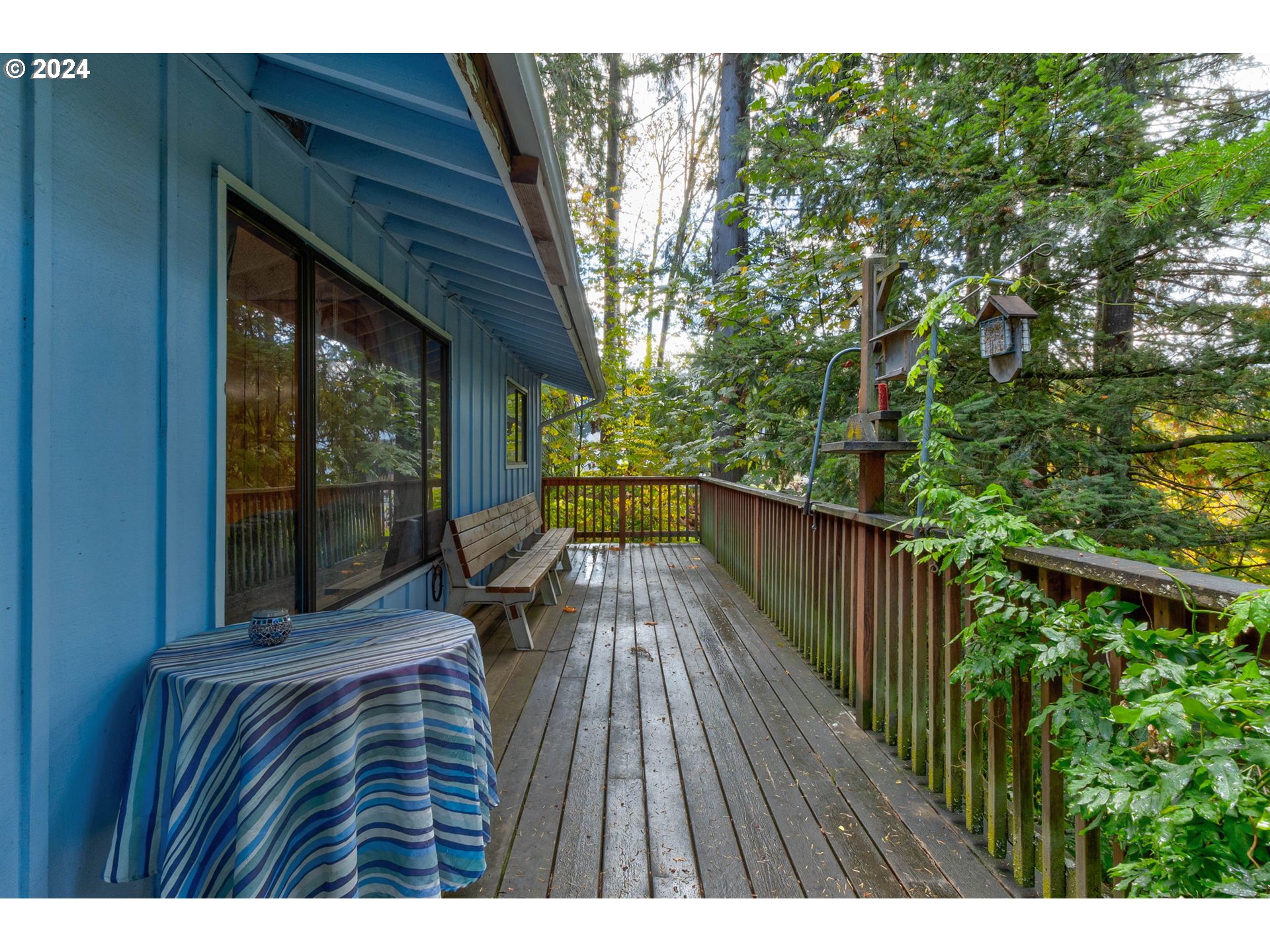 5634 South Whiskey Hill Road Hubbard, OR 97032 - Photo 36 of 48 a view of balcony with wooden floor