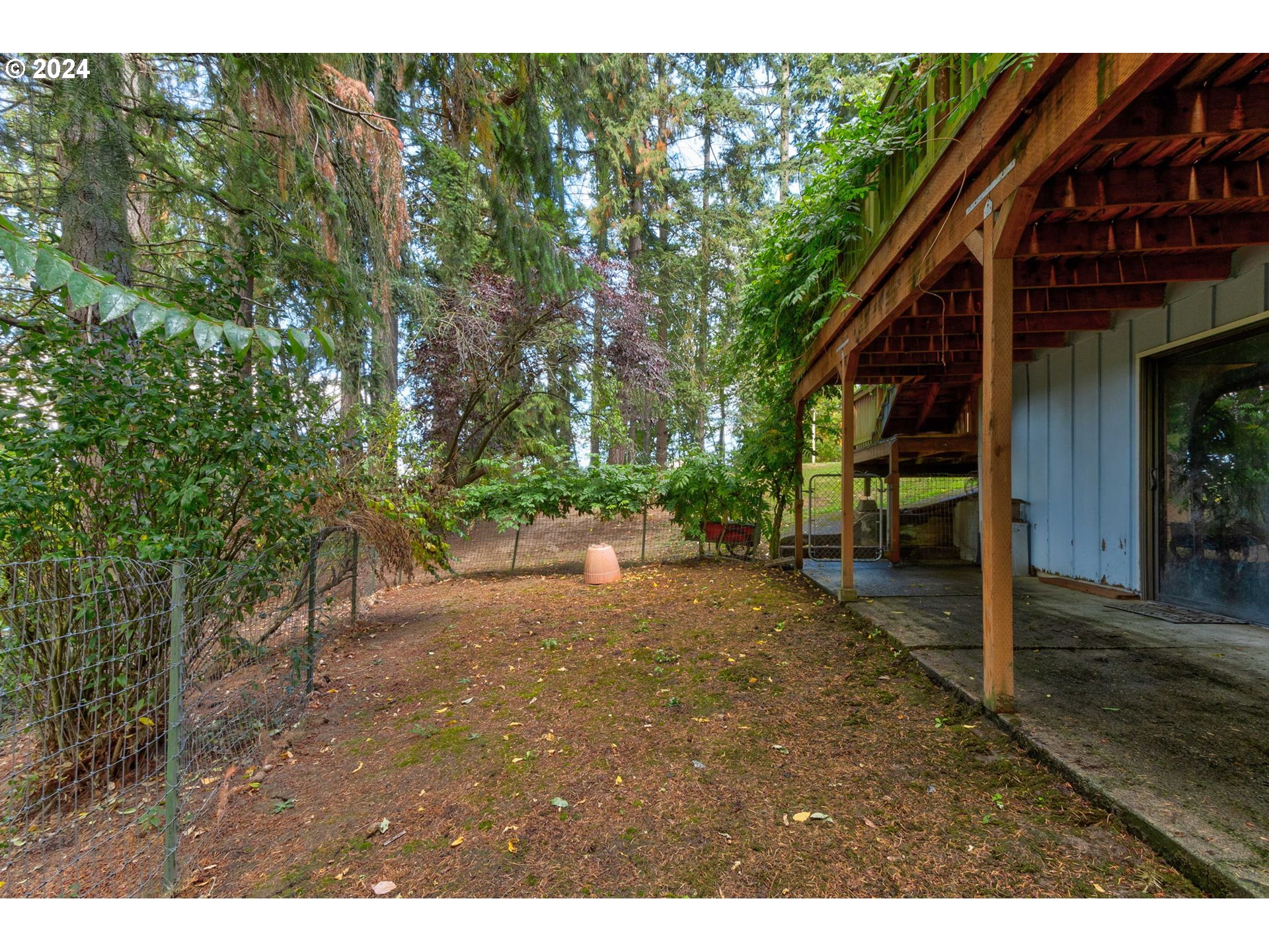 5634 South Whiskey Hill Road Hubbard, OR 97032 - Photo 38 of 48 a view of outdoor space and yard