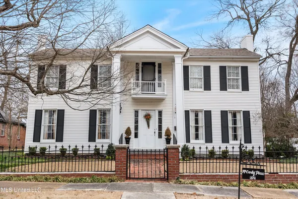 $219,000 | 340 East College Avenue, Holly Springs, MS 38635