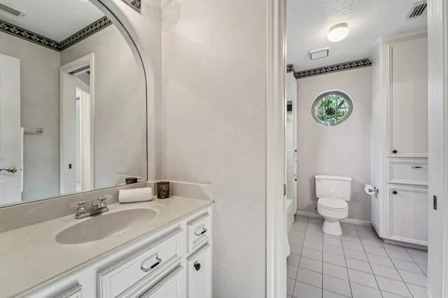 $535,000 | 14515 Wisteria Hollow Lane, Houston, TX 77062