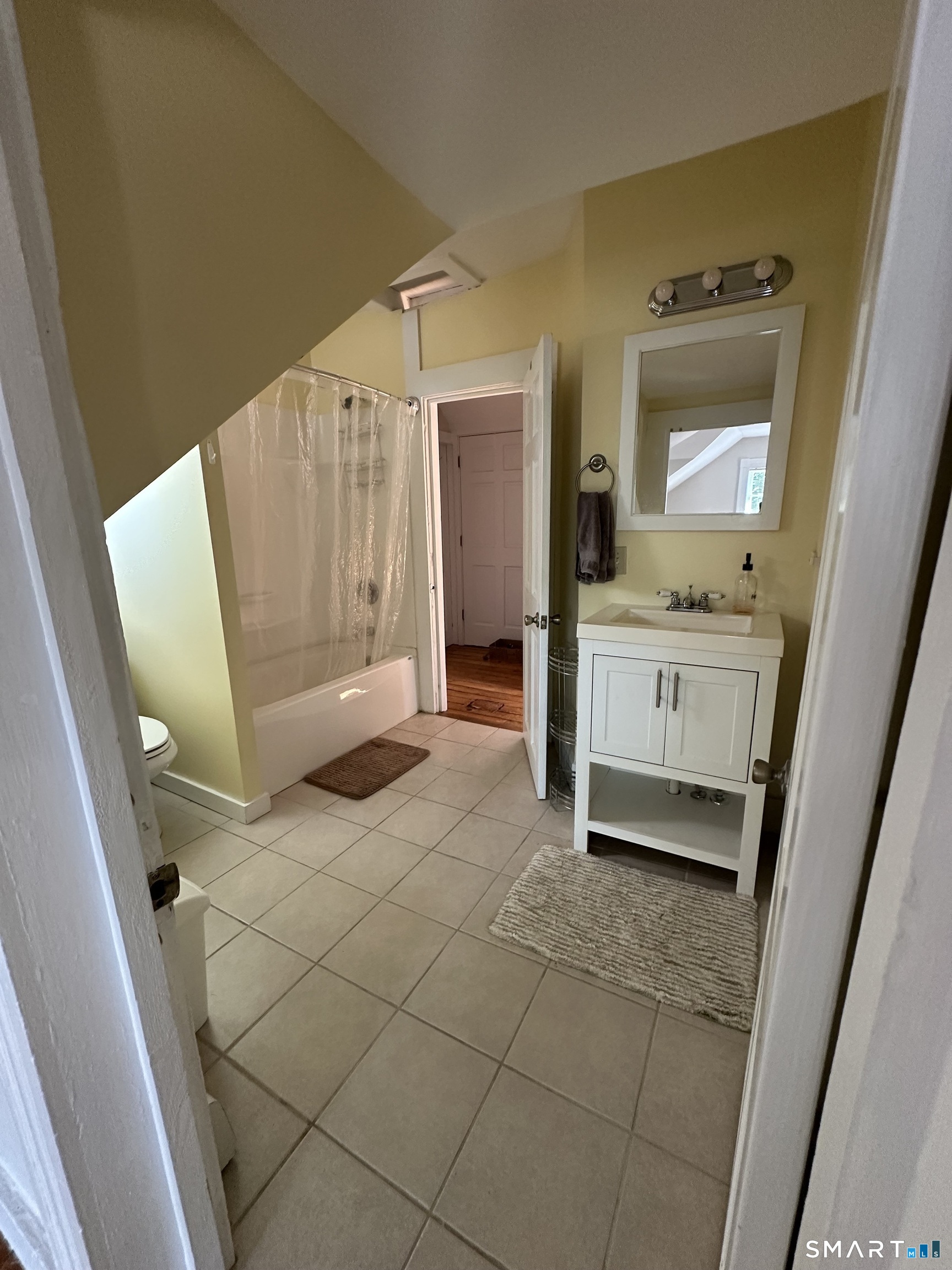 22 North Main Street, Unit 2 East Hampton, CT 06424 - Photo 13 of 17 Full bath with tub-shower.