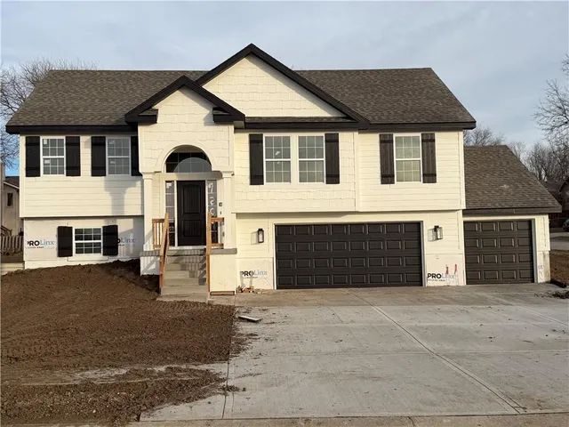 $399,900 | 1209 Noah's Lane, Kearney, MO 64060
