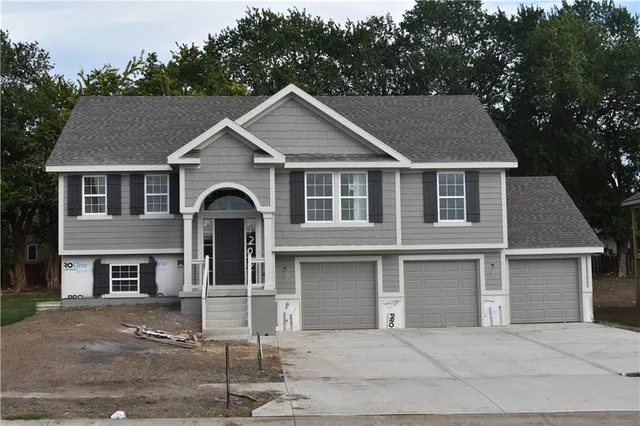 $399,900 | 1209 Noah's Lane, Kearney, MO 64060