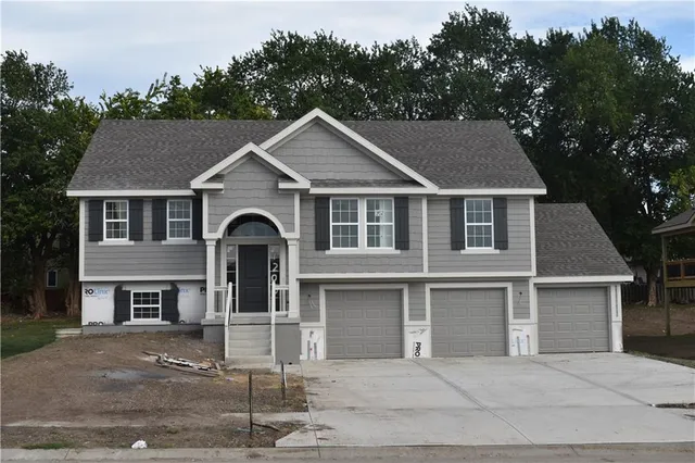 $399,900 | 1209 Noah's Lane, Kearney, MO 64060