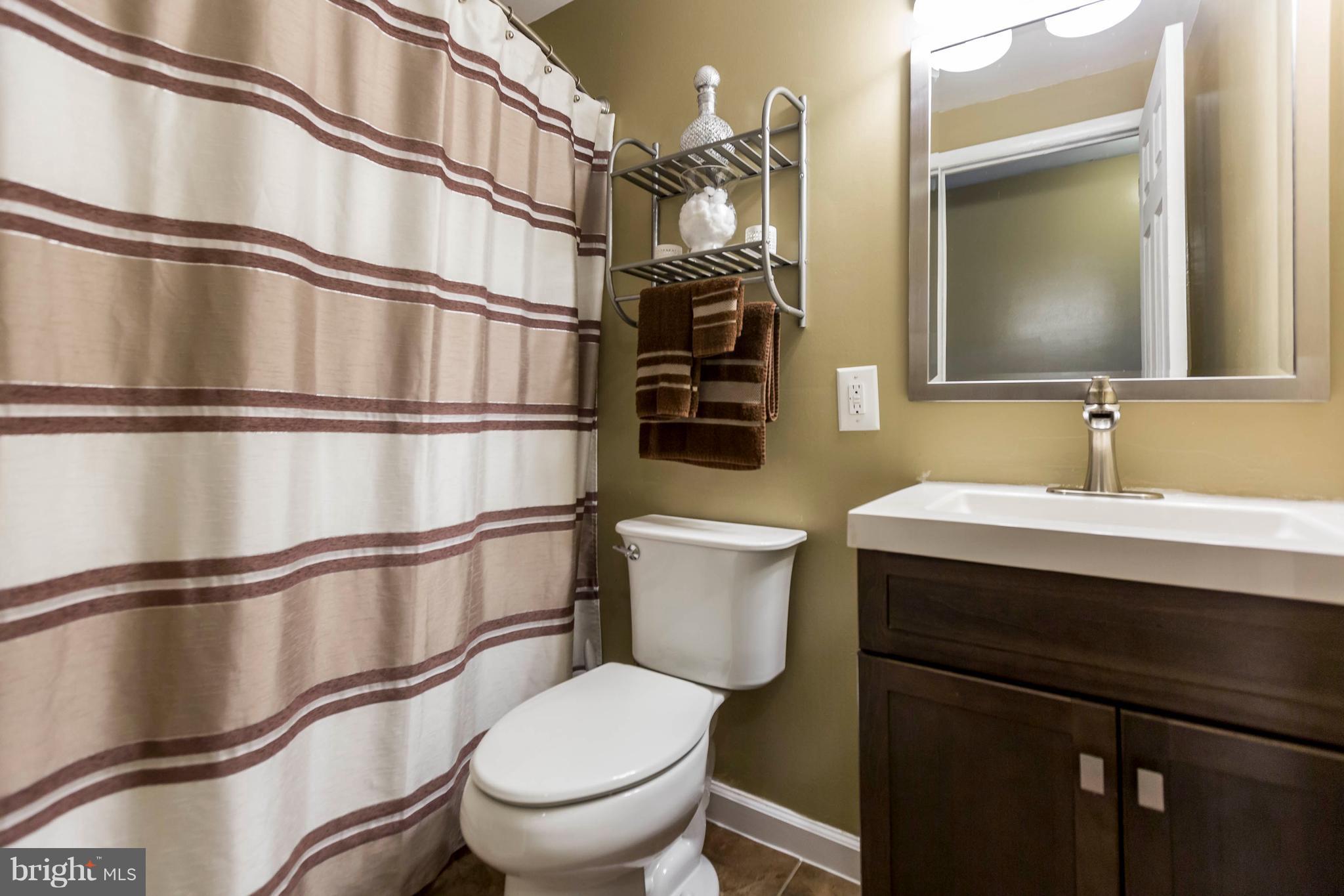5303 Balistan Road Baltimore, MD 21237 - Photo 17 of 26 Bath