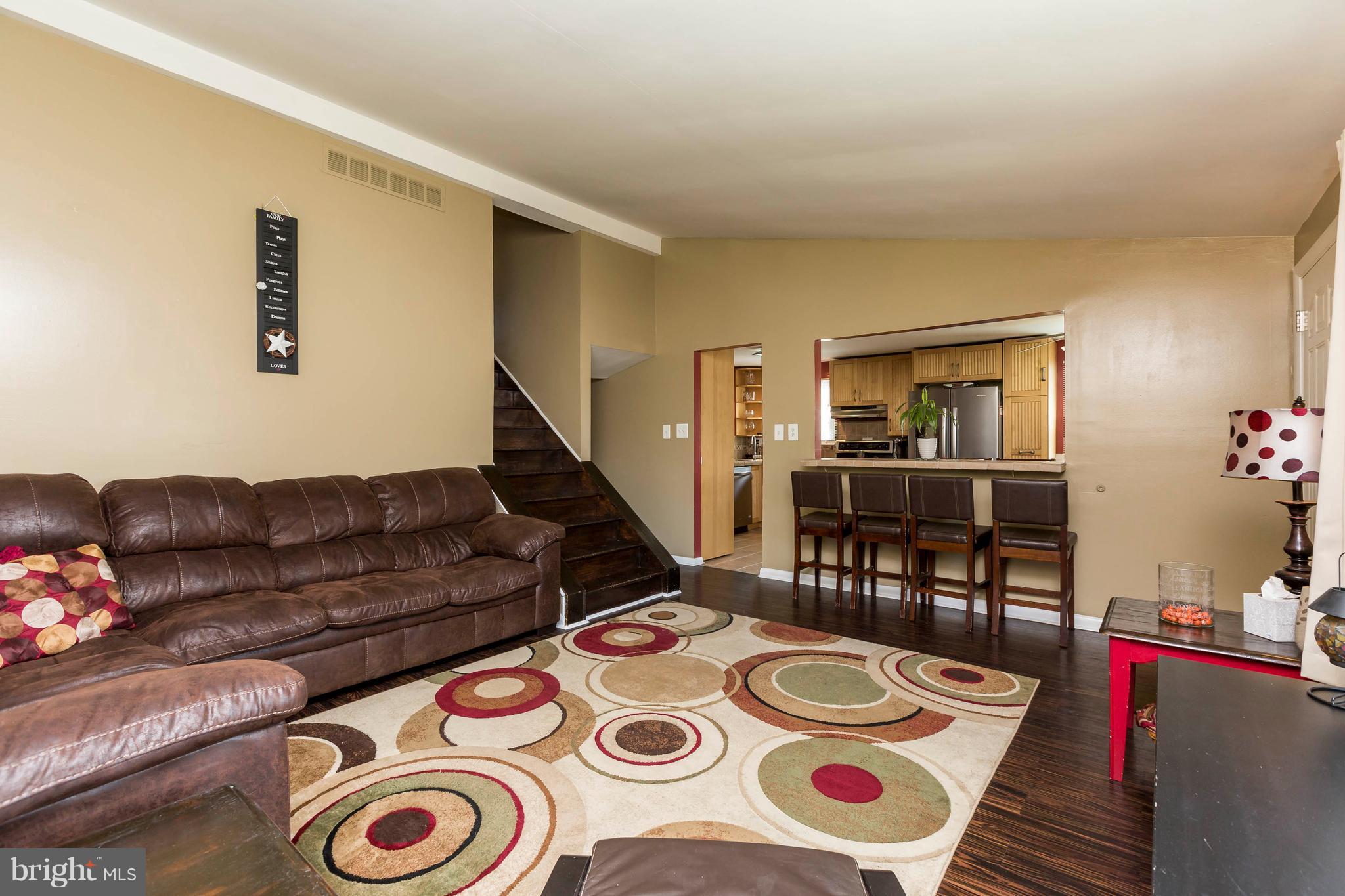 5303 Balistan Road Baltimore, MD 21237 - Photo 7 of 26 Living Room