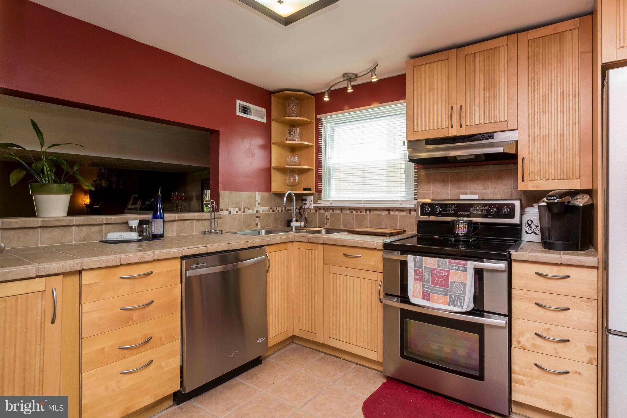 5303 Balistan Road Baltimore, MD 21237 - Photo 8 of 26 Kitchen