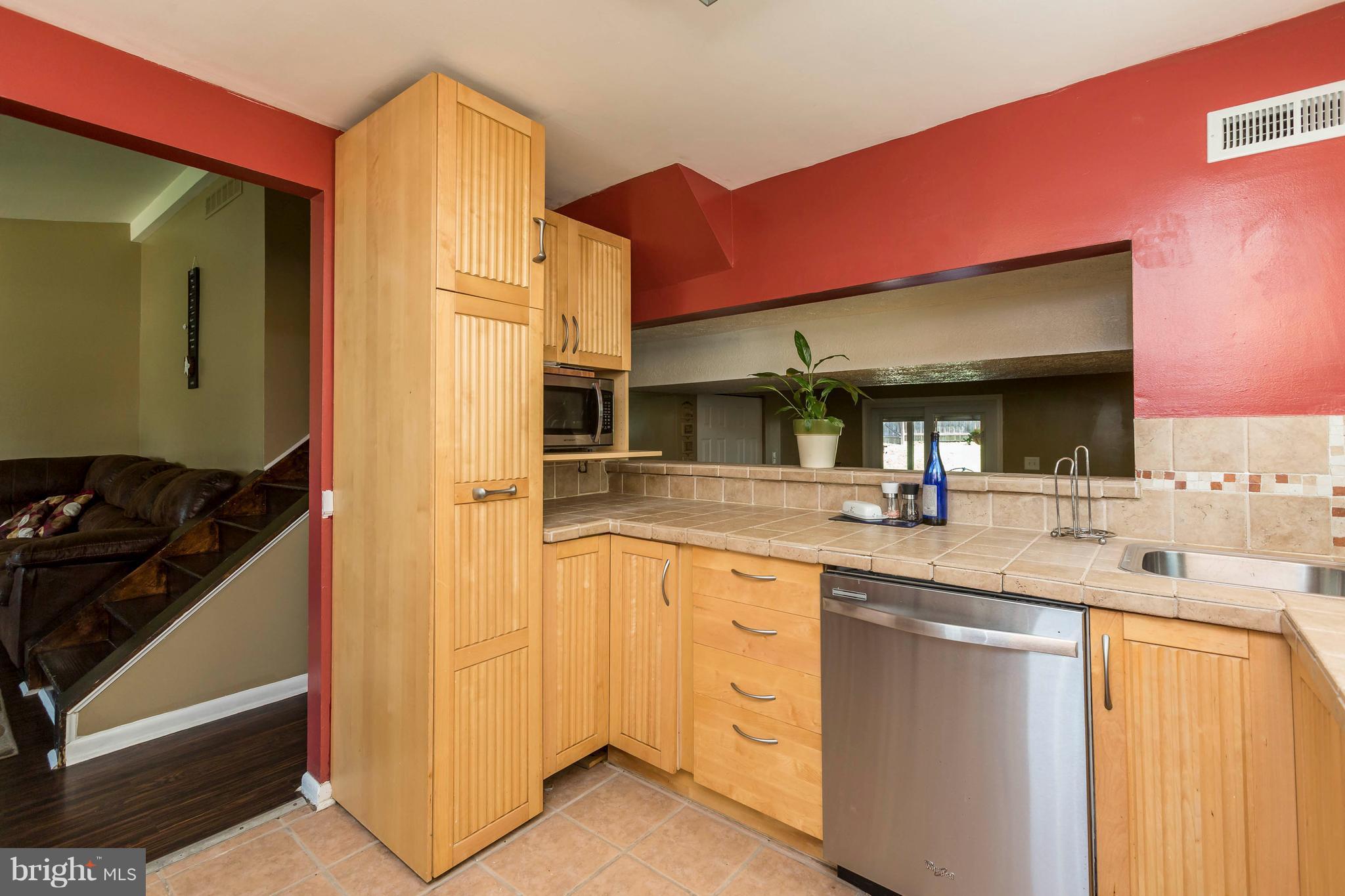 5303 Balistan Road Baltimore, MD 21237 - Photo 10 of 26 Kitchen