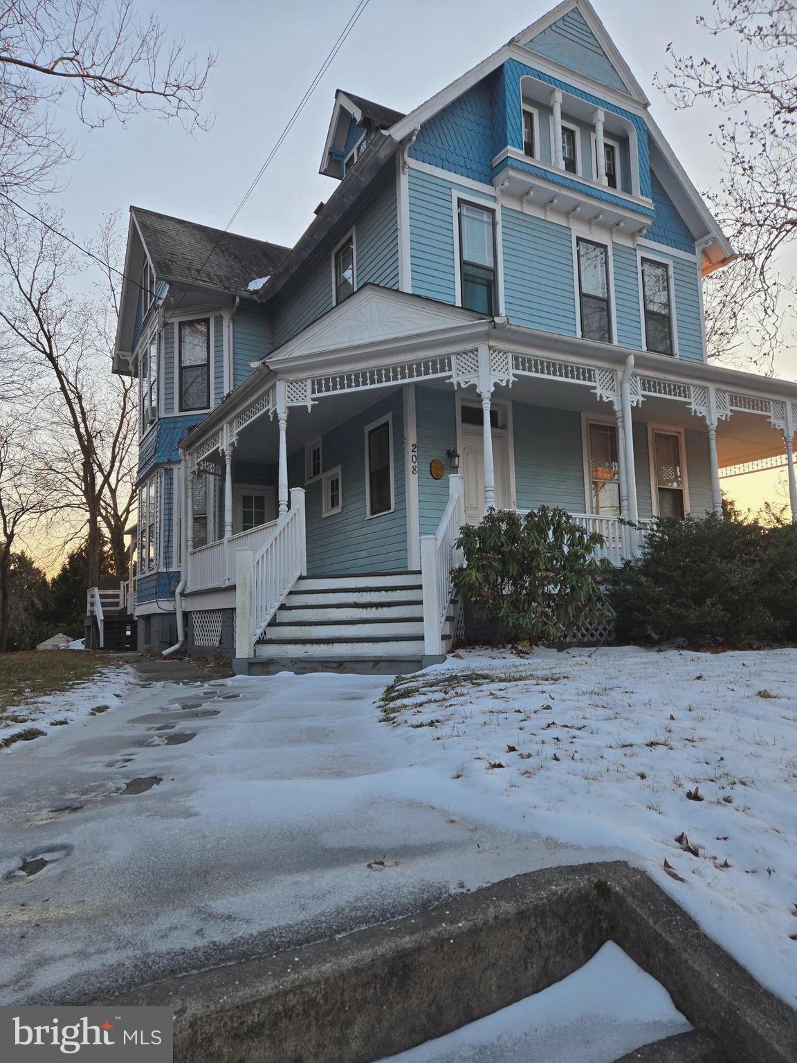 208 West Isabella Street Salisbury, MD 21801 - Photo 11 of 14 a front view of a house with yard