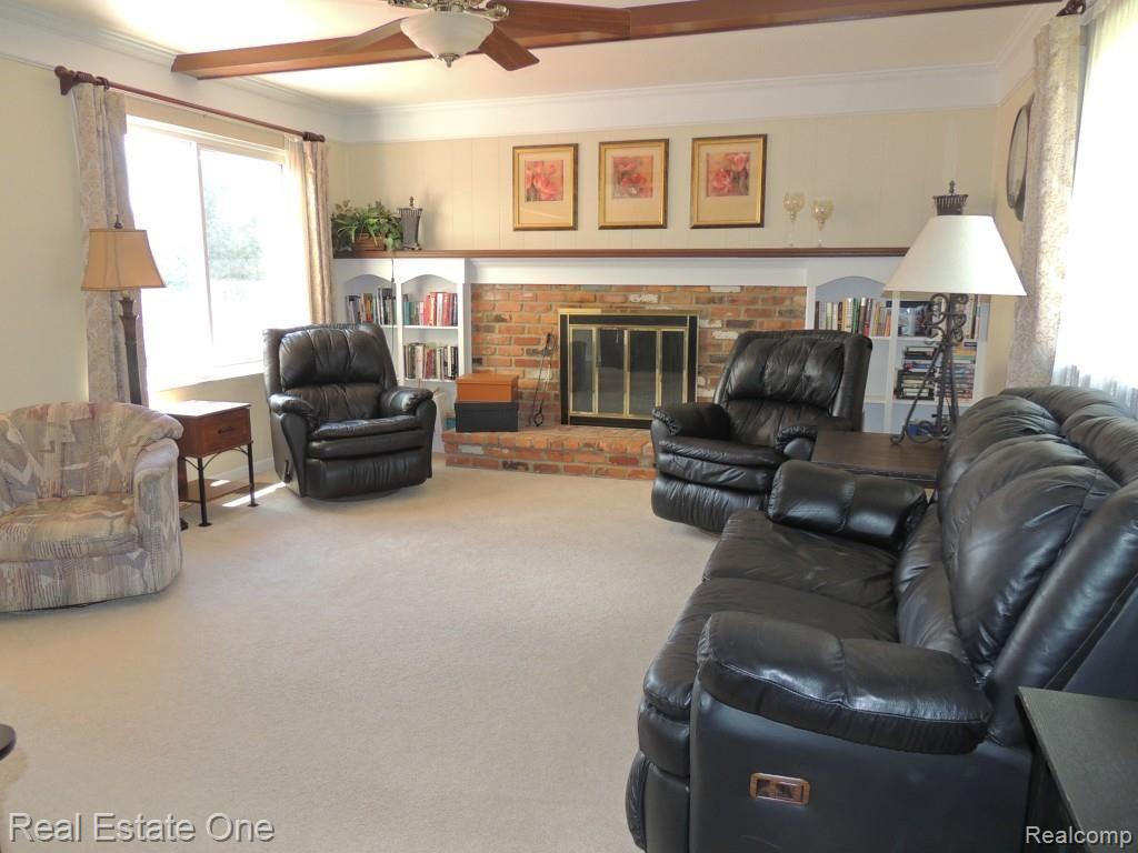 646 Abbey Court Rochester, MI 48307 - Photo 17 of 44 Large Family Room With NATURAL Fireplace