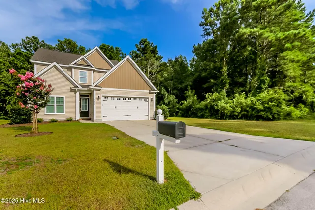 $2,700 | 1202 Woods Court, Morehead City, NC 28557