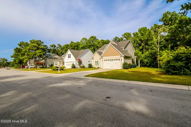 $2,700 | 1202 Woods Court, Morehead City, NC 28557