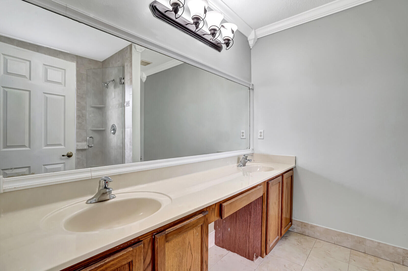 7117 Hawks Nest Terrace Riviera Beach, FL 33407 - Photo 11 of 22 Master Bathroom