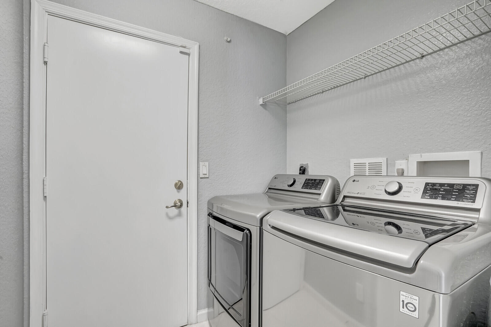 7117 Hawks Nest Terrace Riviera Beach, FL 33407 - Photo 8 of 22 Laundry Room