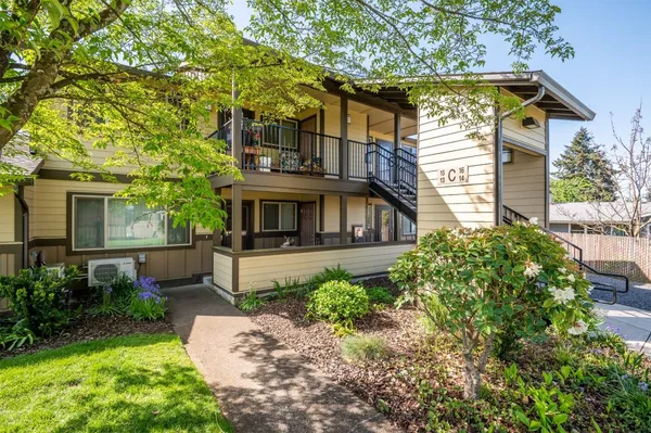 $1,002 | 621 North Douglas Street, Canby, OR 97013