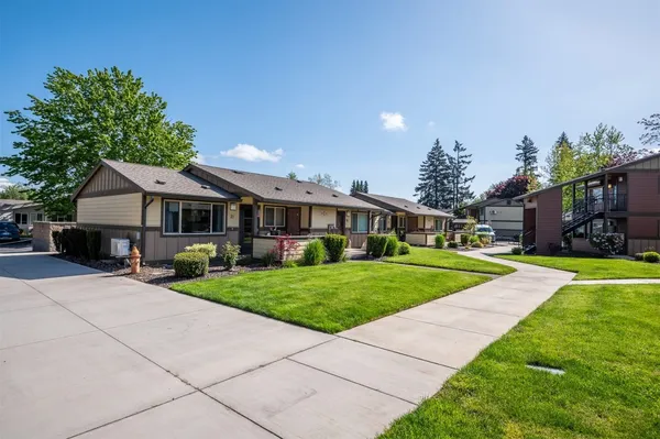 $1,002 | 621 North Douglas Street, Canby, OR 97013