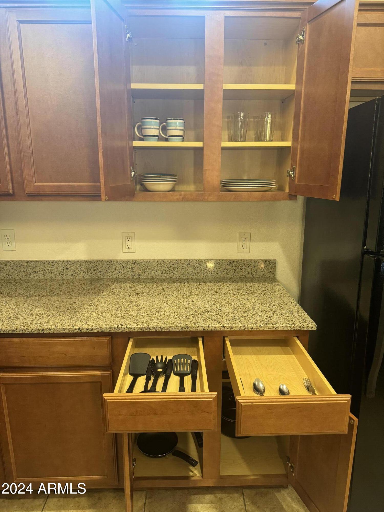 123 North Washington Street, Unit 15 Chandler, AZ 85225 - Photo 3 of 9 Dishes