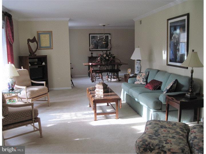2530 High Road Huntingdon Valley, PA 19006 - Photo 12 of 25 Living Room